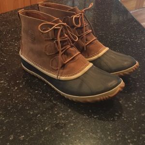 Size 10.5 Waterproof Sorel boots